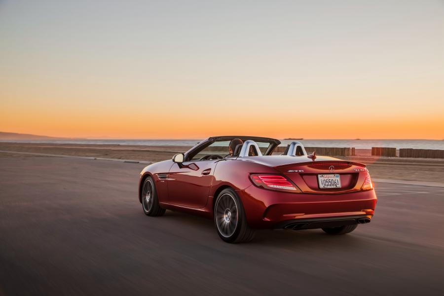  Mercedes-AMG SLC43 2016 года  (NA) (фото 17 из 30)